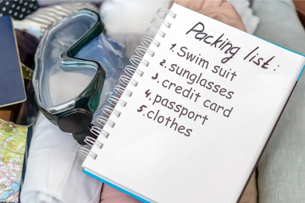 איך לארוז לחופשת שייט בחו״ל How to pack for sailing holiday